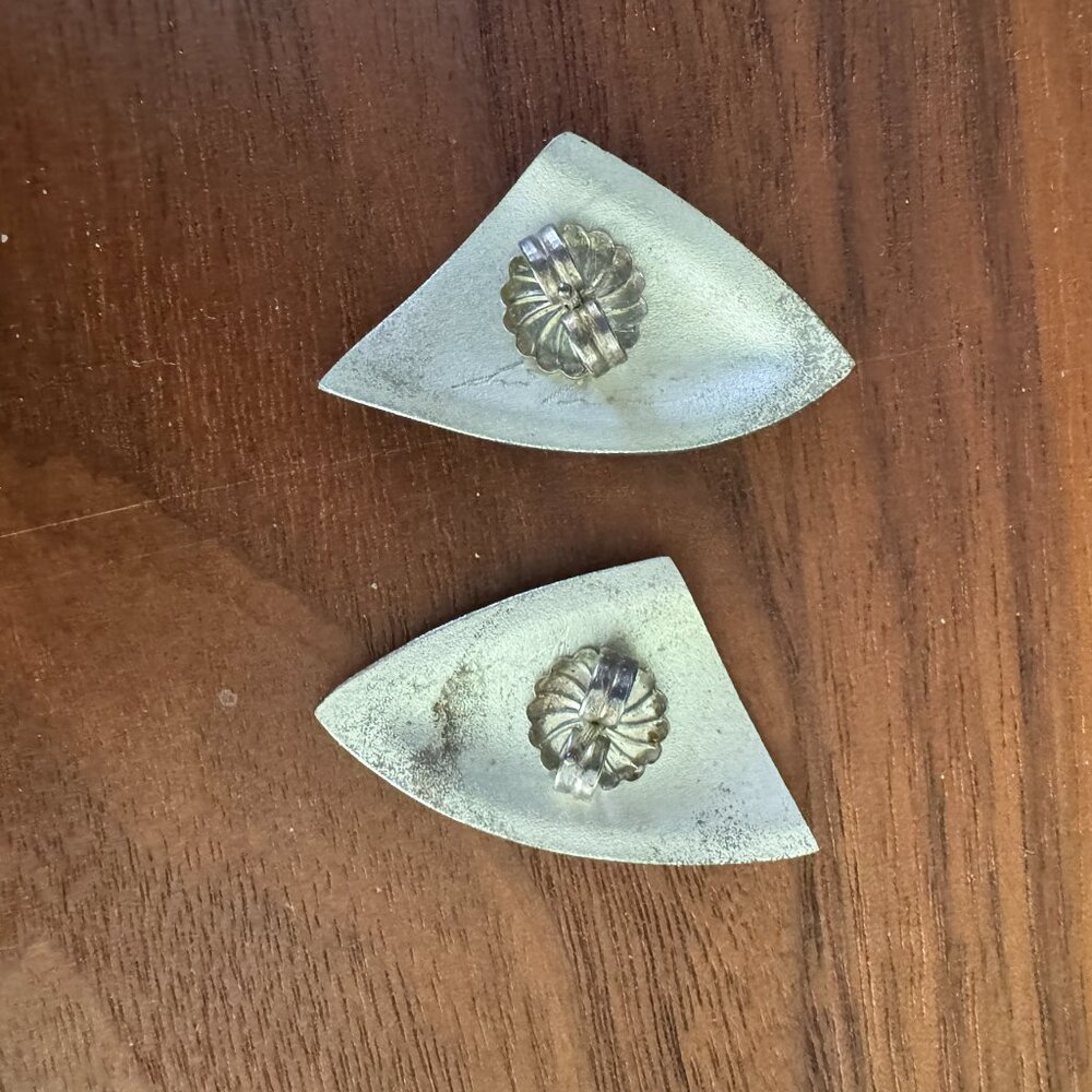 Designer silver post earrings with modern design - Picture 3 of 4